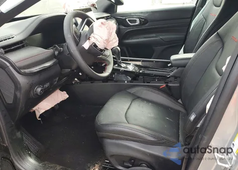 2025 Jeep Compass Trailhawk z USA, uszkodzony, nr VIN 3C4NJDDN4ST570749